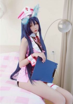 乖巧翘臀男仆被主人调教电影